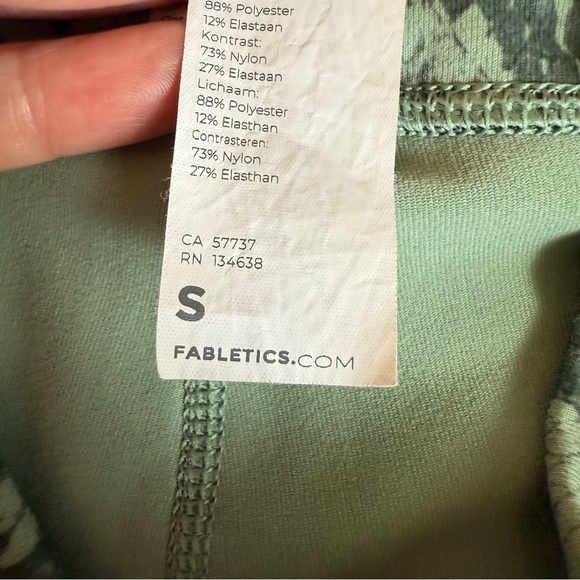 Fabletics | On the Go Powerhold High Waisted Green Snake Print Leggings | Sz S - Picture 6 of 8